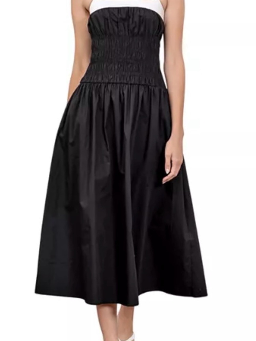 Moon River Black Strapless Smocked Midi Dress